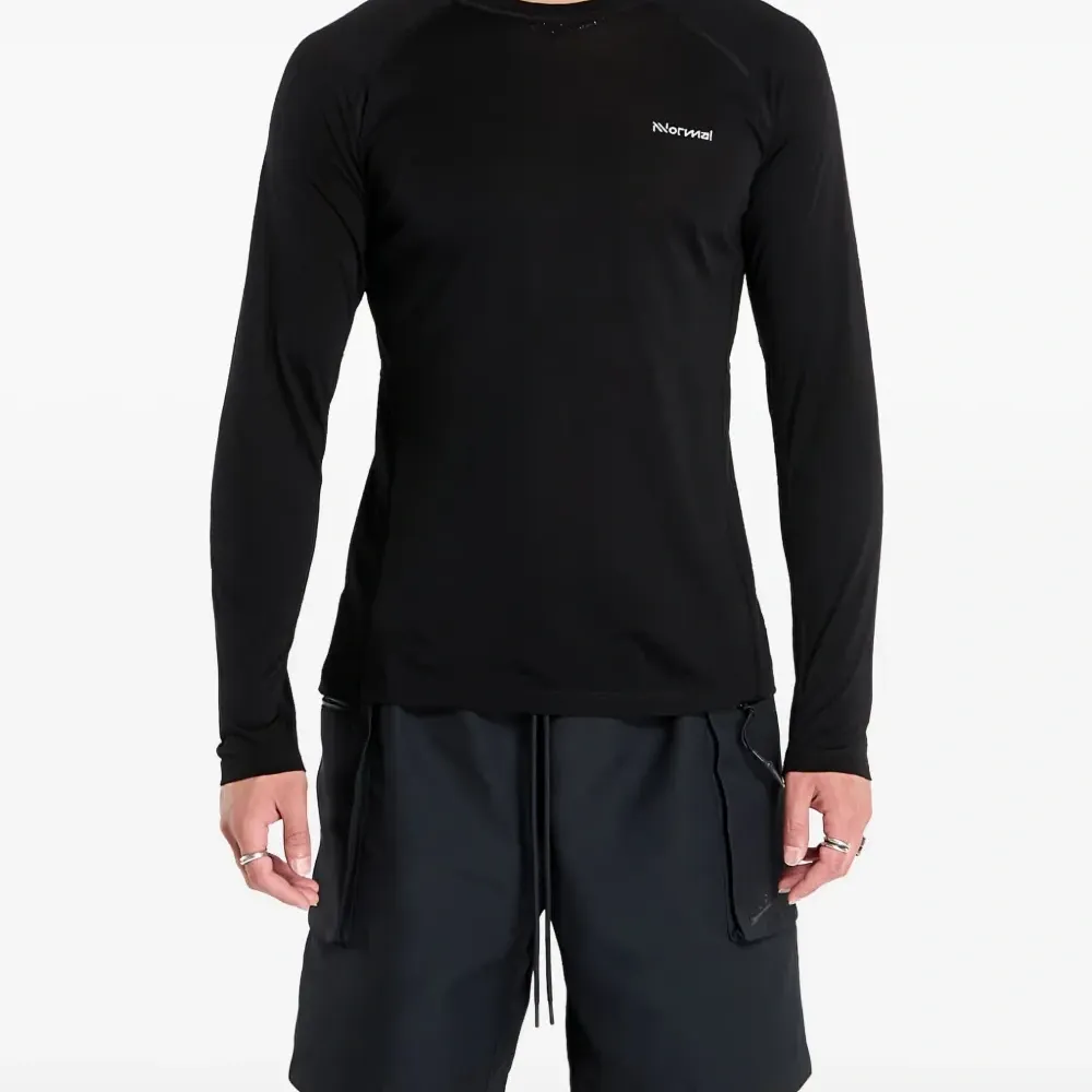 Футболка с длинными рукавами