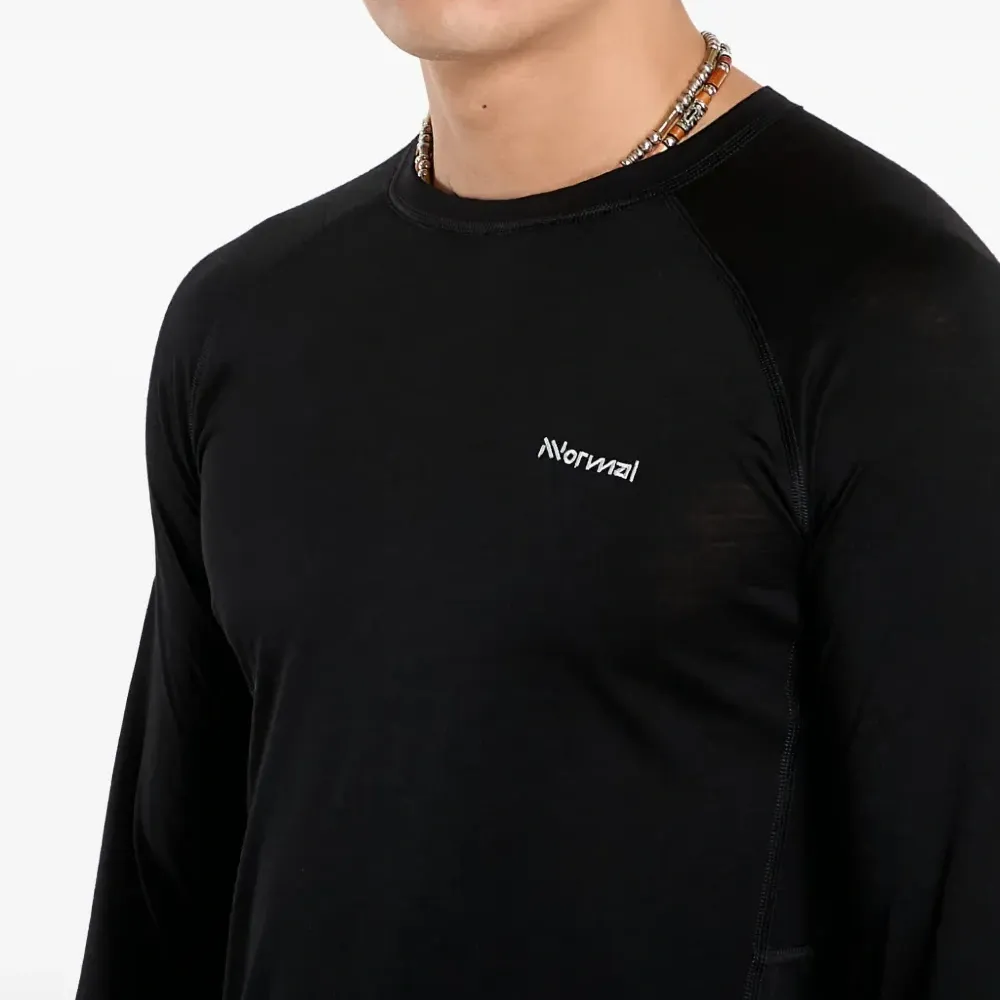 Футболка с длинными рукавами