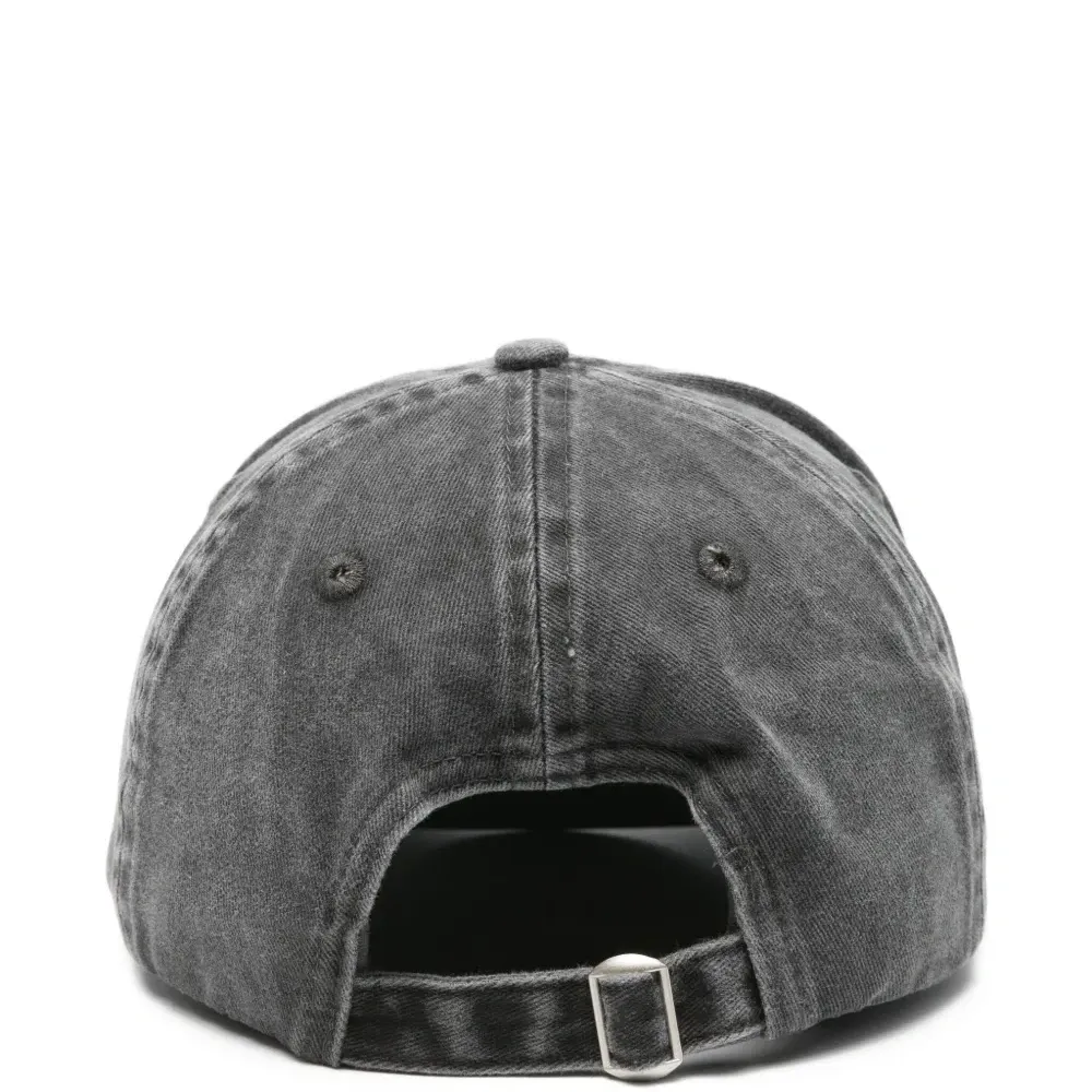 Бейсболка с вышивкой и эффектом потертости