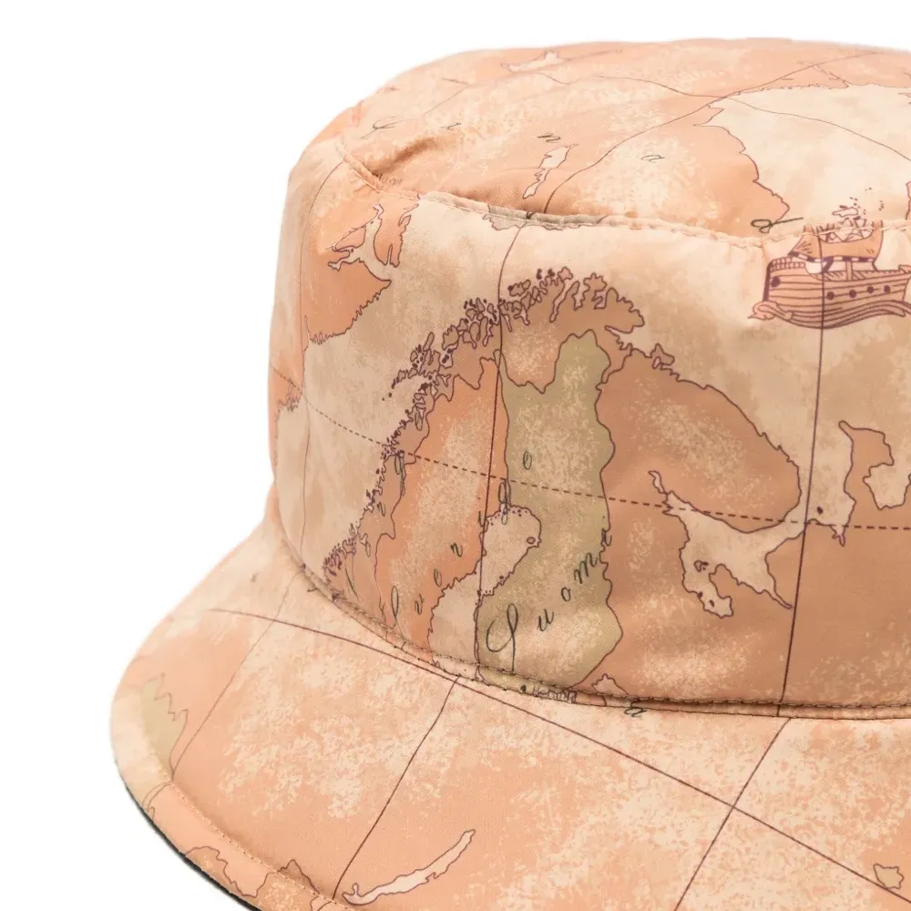 Панама с принтом-картой