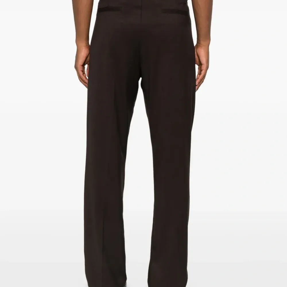 Брюки с вытачками