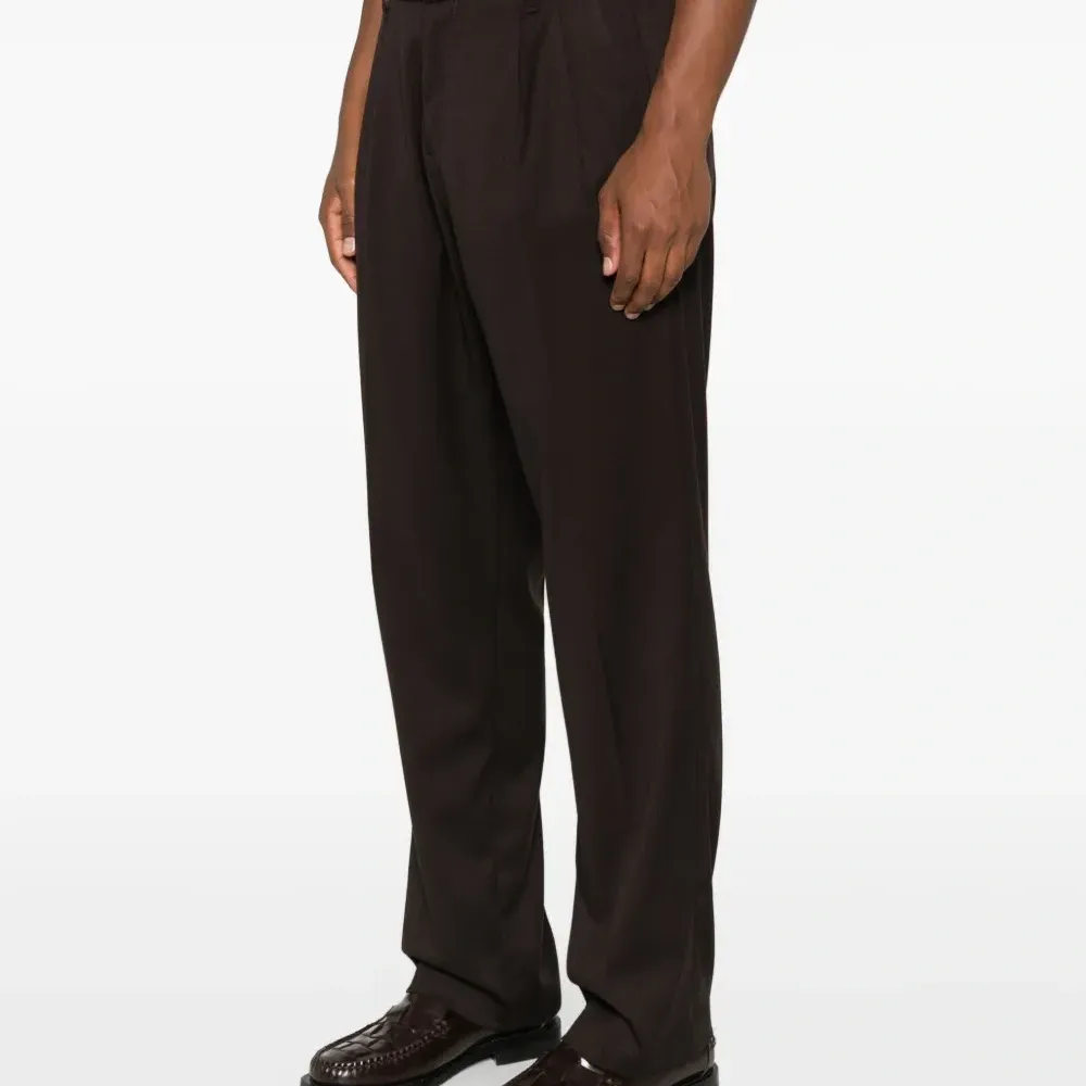 Брюки с вытачками