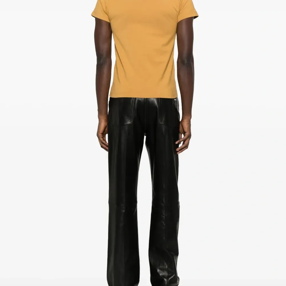 Укороченная футболка с графическим принтом