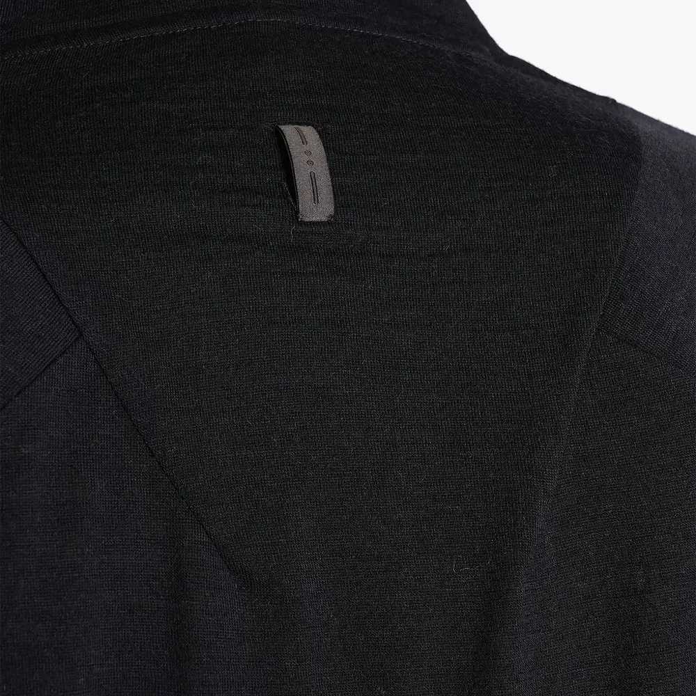 Футболка с длинными рукавами