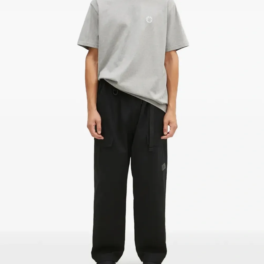 Футболка с круглым вырезом