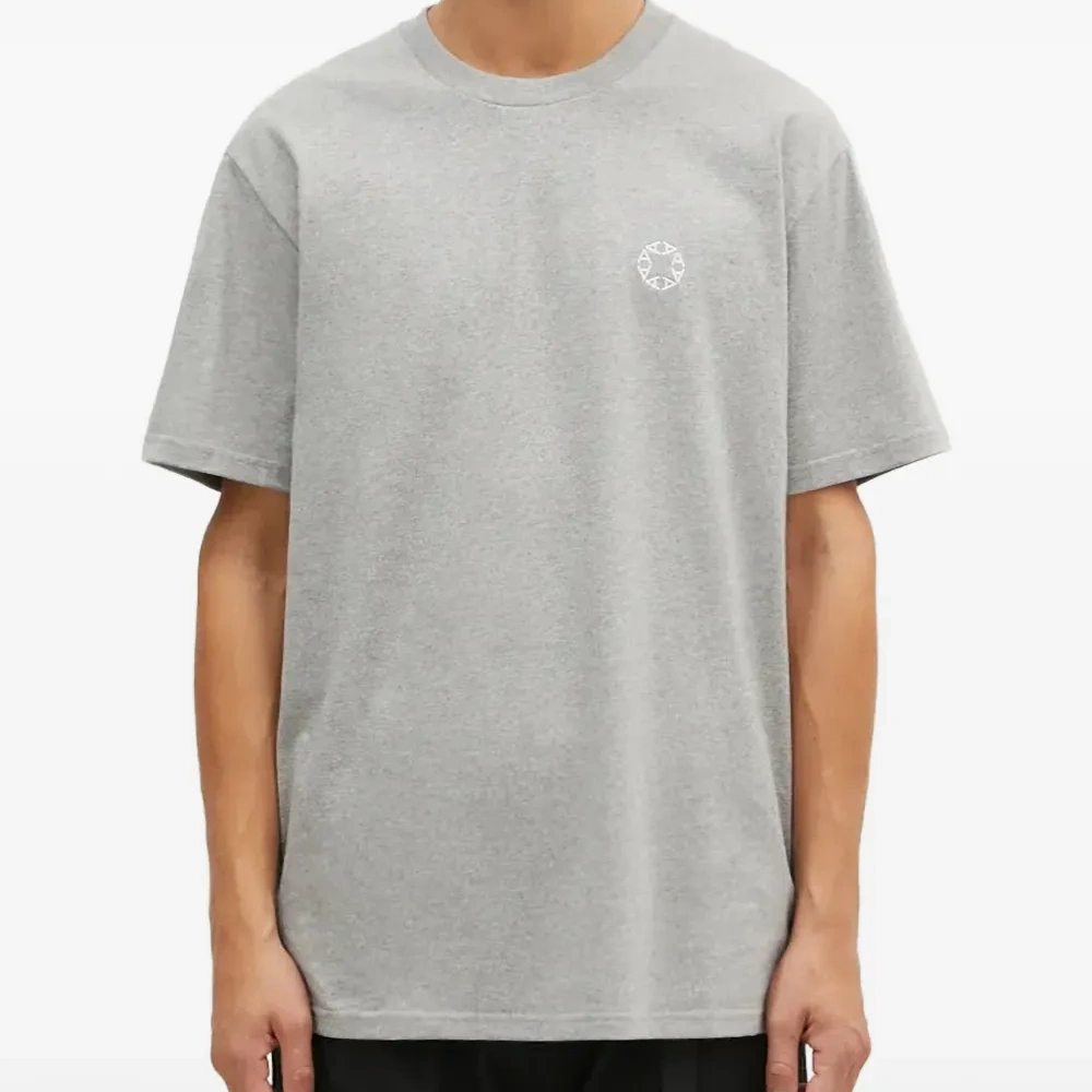 Футболка с круглым вырезом