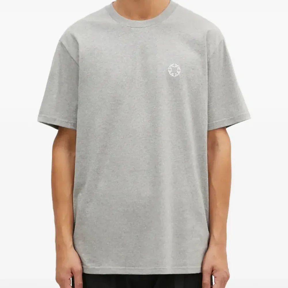 Футболка с круглым вырезом