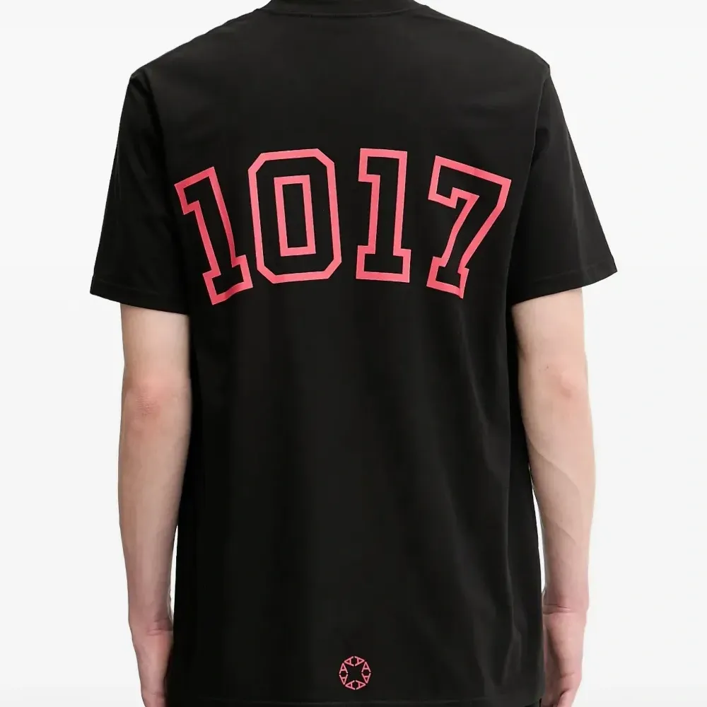 Футболка с принтом-логотипом