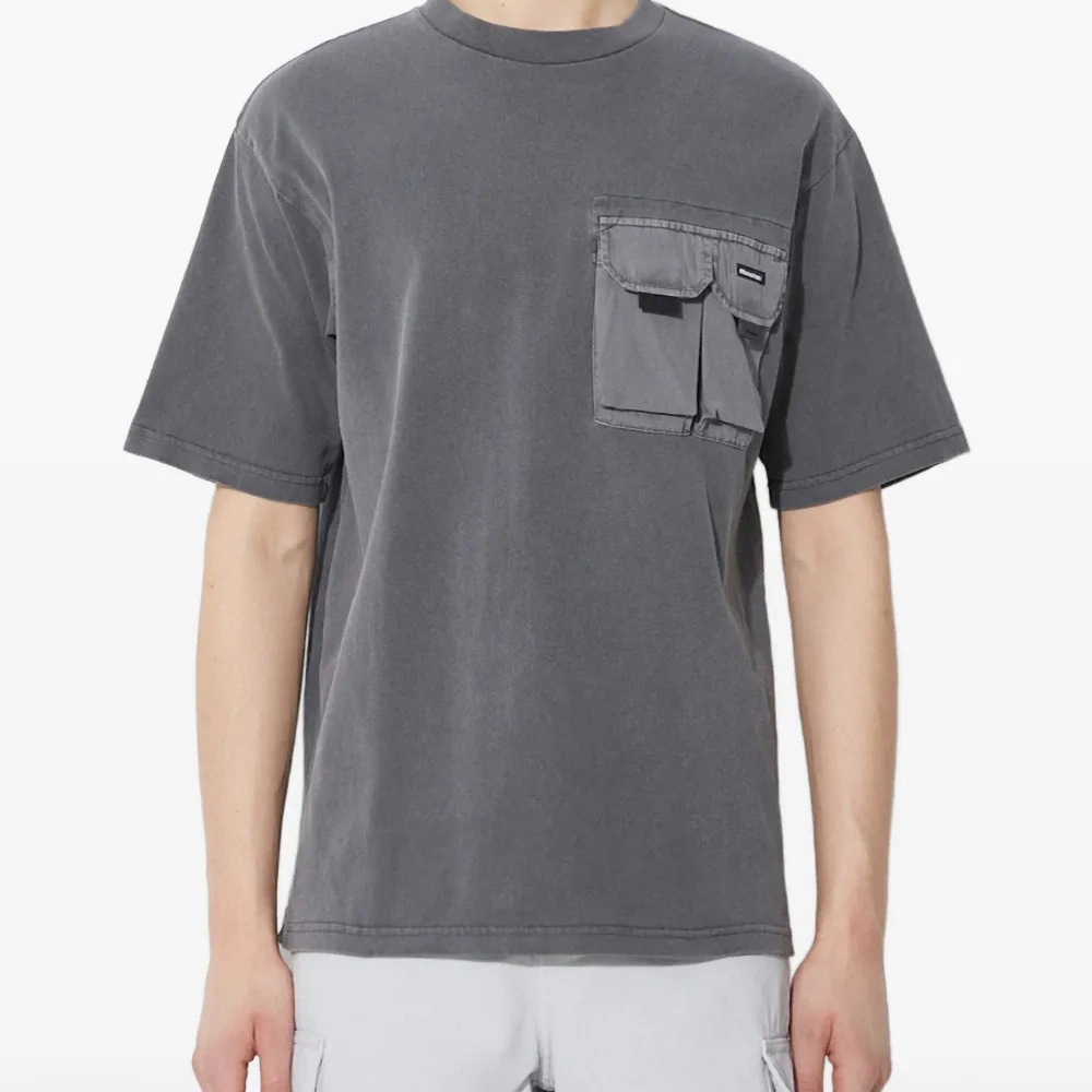 Футболка с накладным карманом