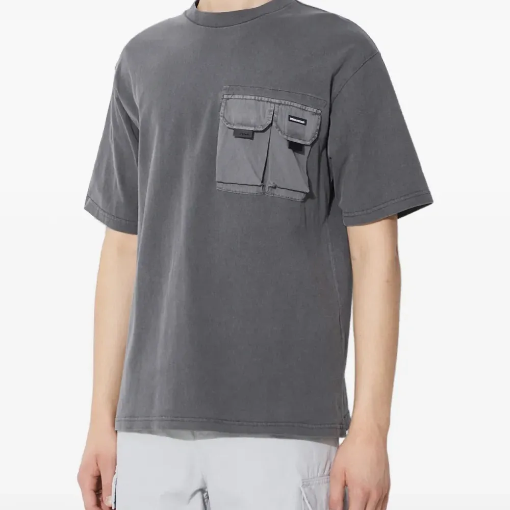 Футболка с накладным карманом