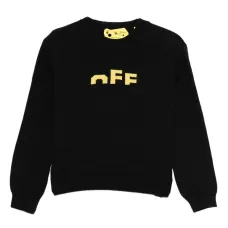 Свитер с вышитым логотипом