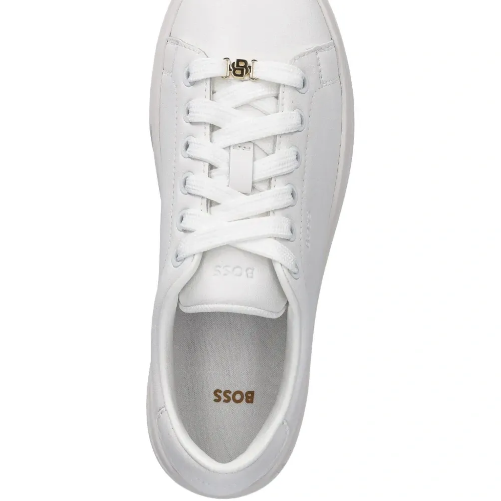 Кроссовки с логотипом