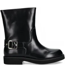 Ботинки с ремешками и пряжками