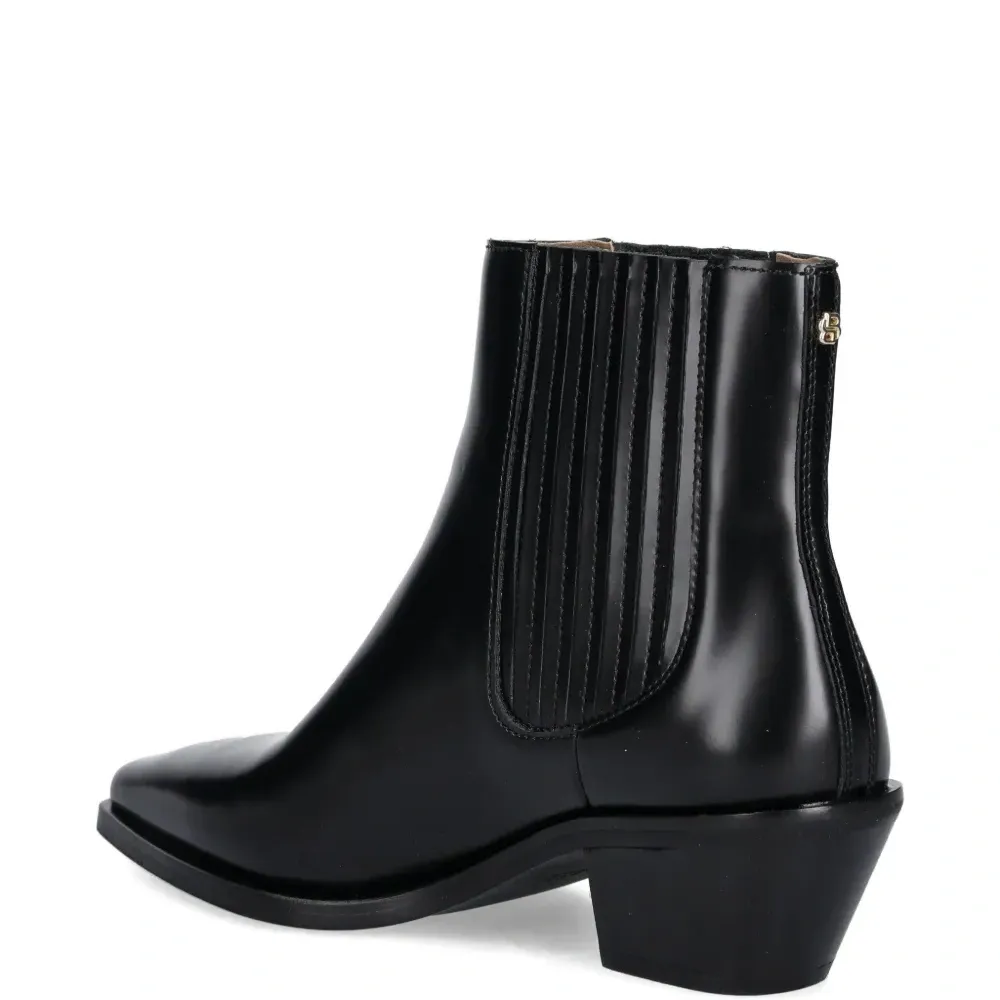 Ботильоны с заостренным носком