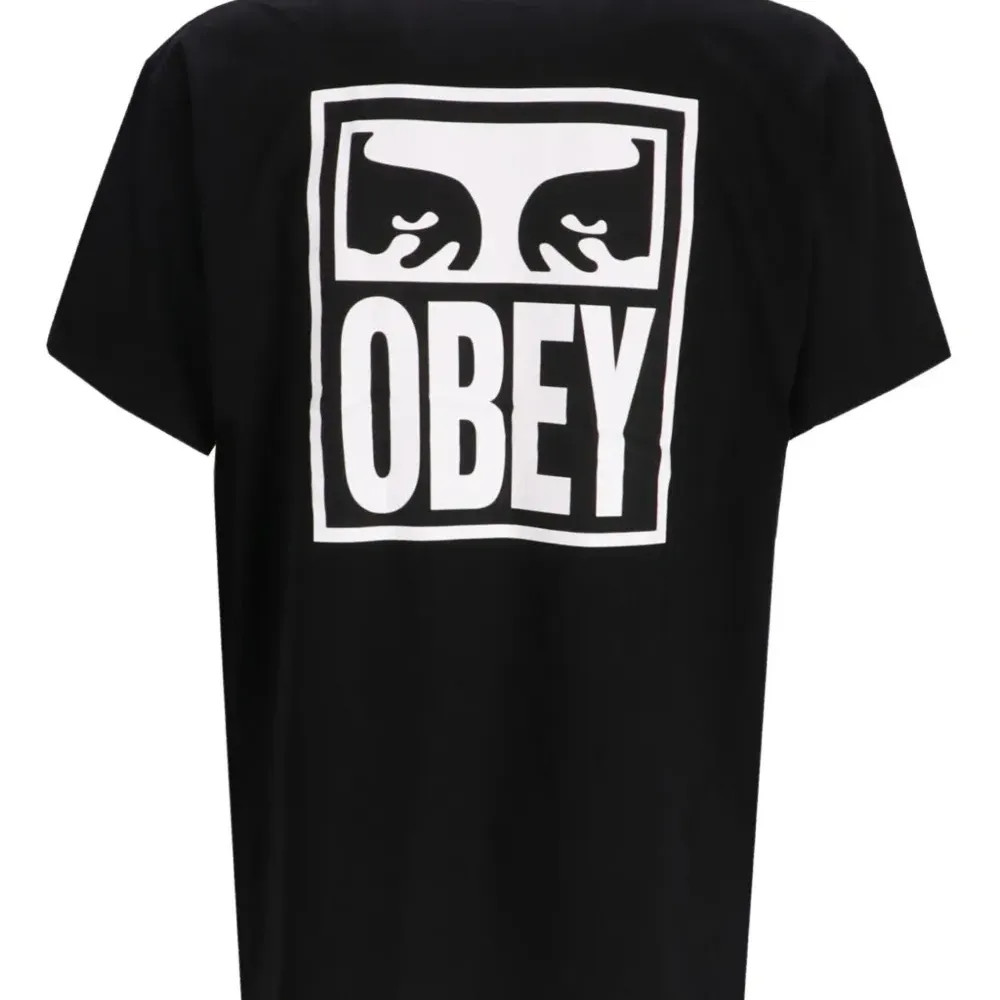 Футболка с короткими рукавами