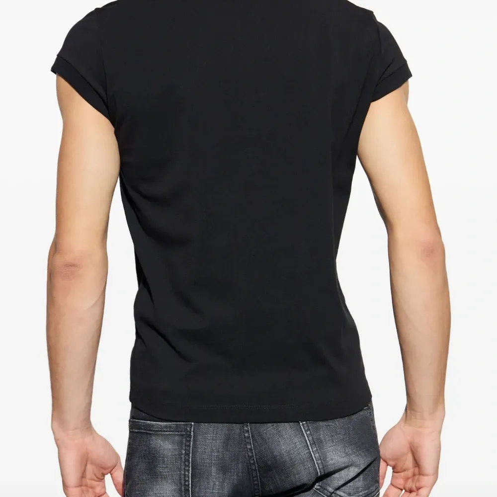 Футболка из коллаборации с Vaquera