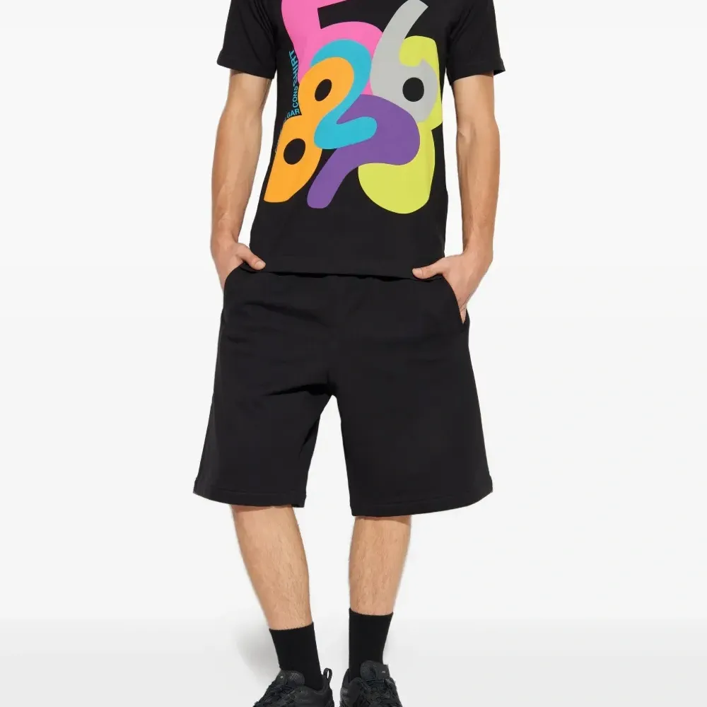 Футболка с абстрактным принтом