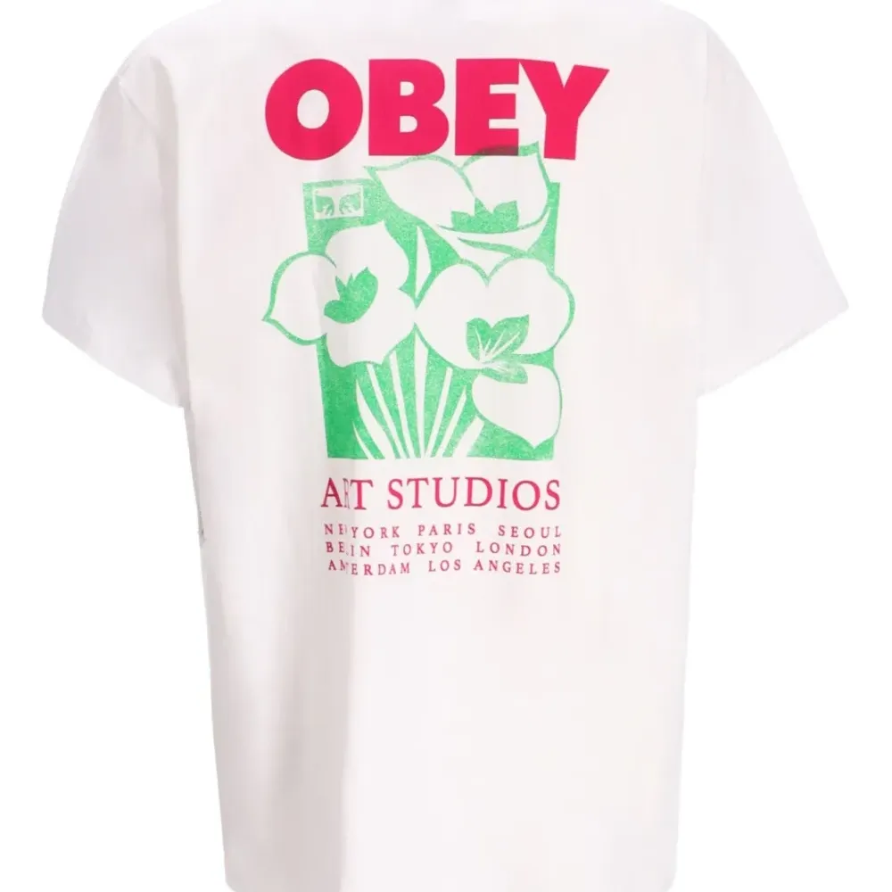 Футболка с круглым вырезом