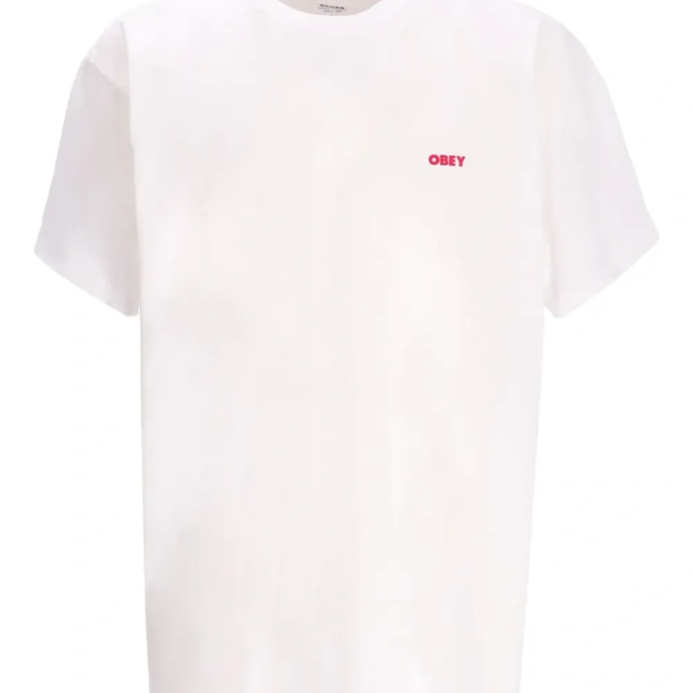 Футболка с круглым вырезом