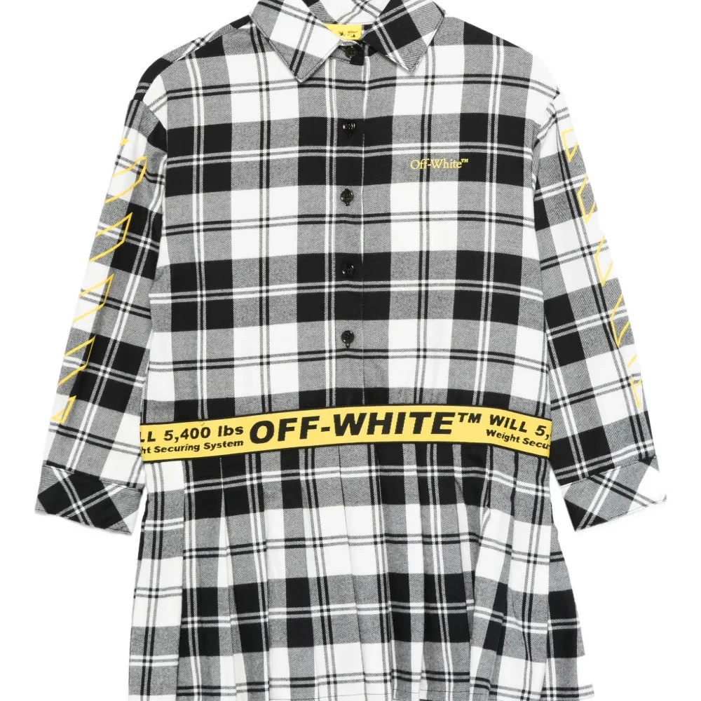 Платье-рубашка в клетку с плиссировкой