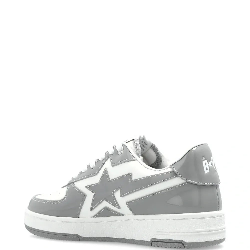 Кроссовки с вставками в виде звёзд