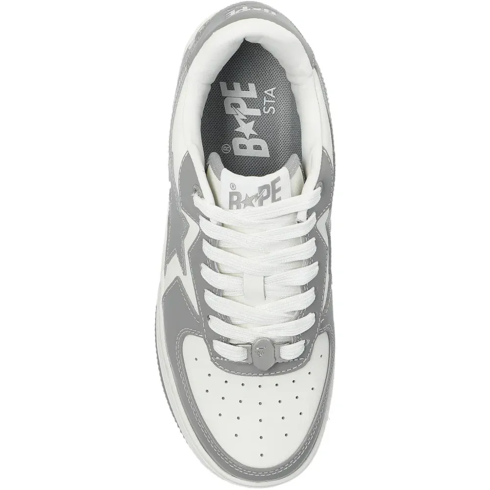 Кроссовки с вставками в виде звёзд