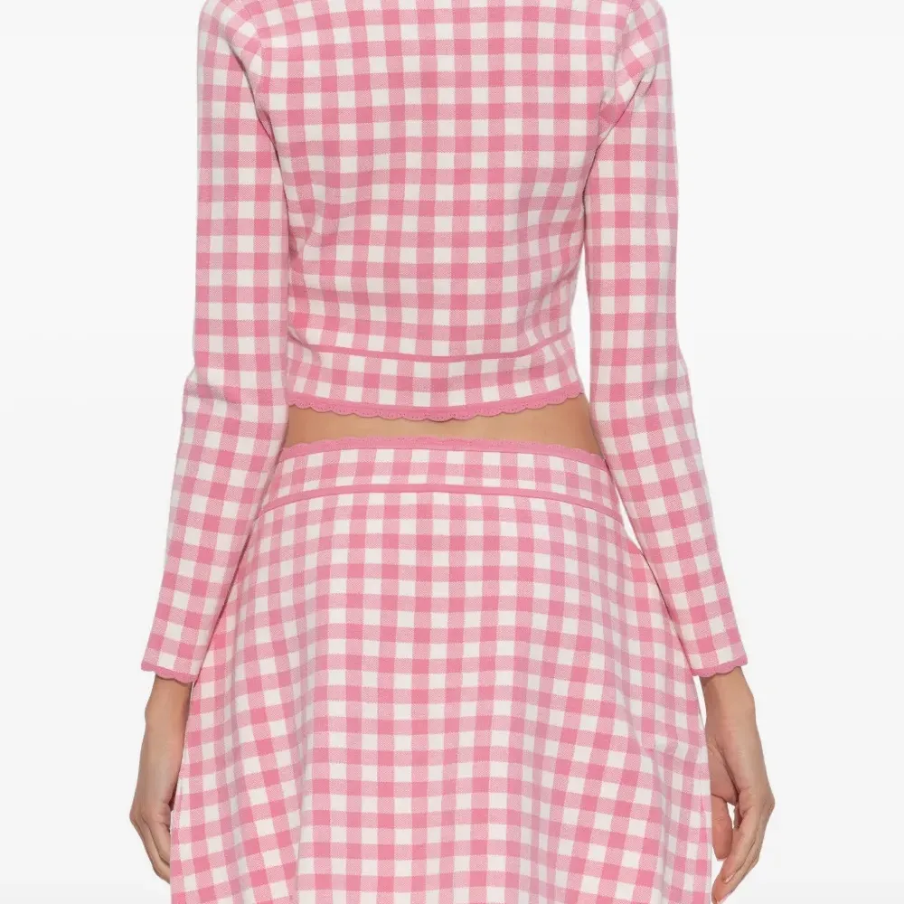 Кардиган с жемчужными пуговицами