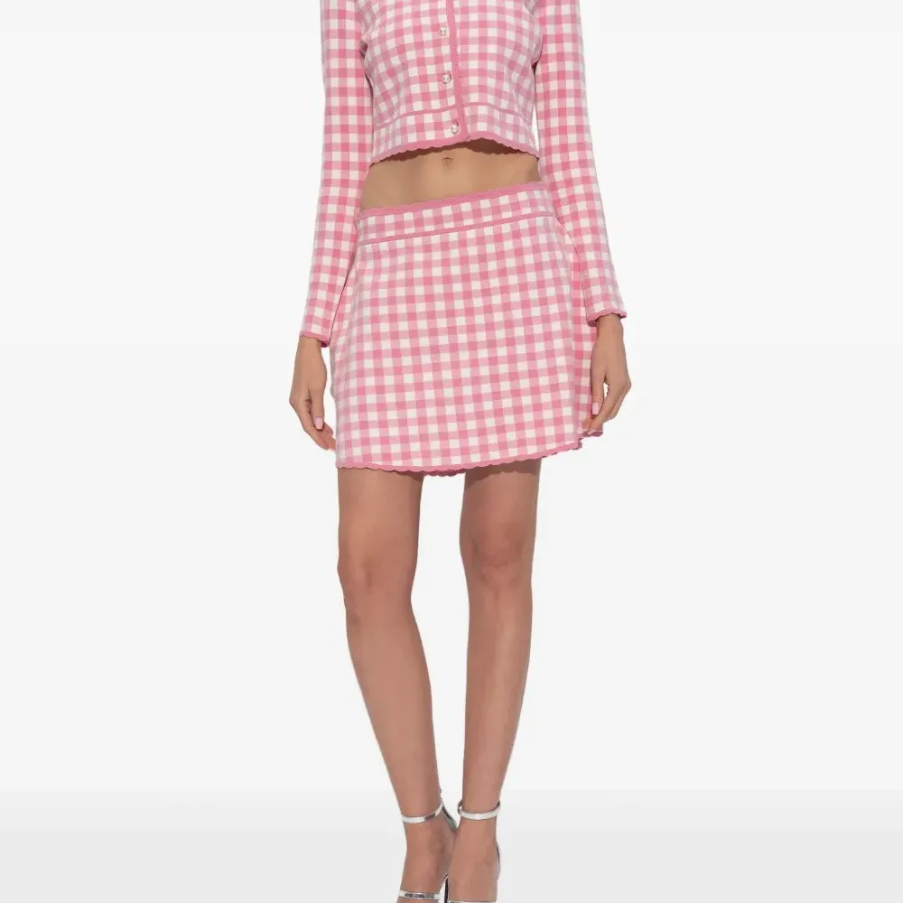 Кардиган с жемчужными пуговицами