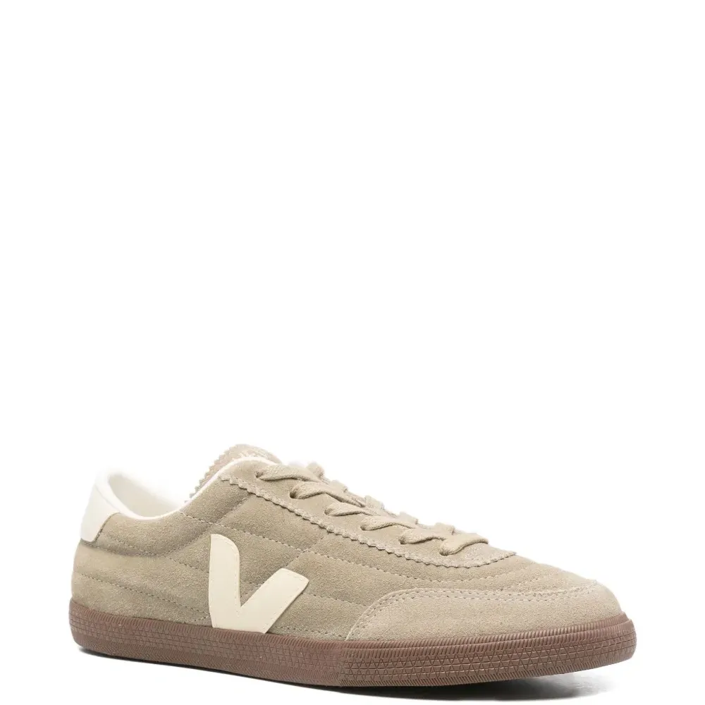 Кроссовки с логотипом