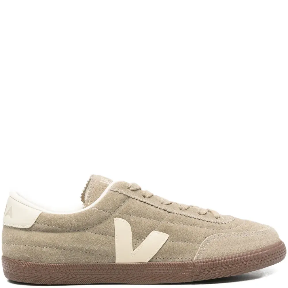 Кроссовки с логотипом