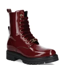 Ботинки на шнуровке