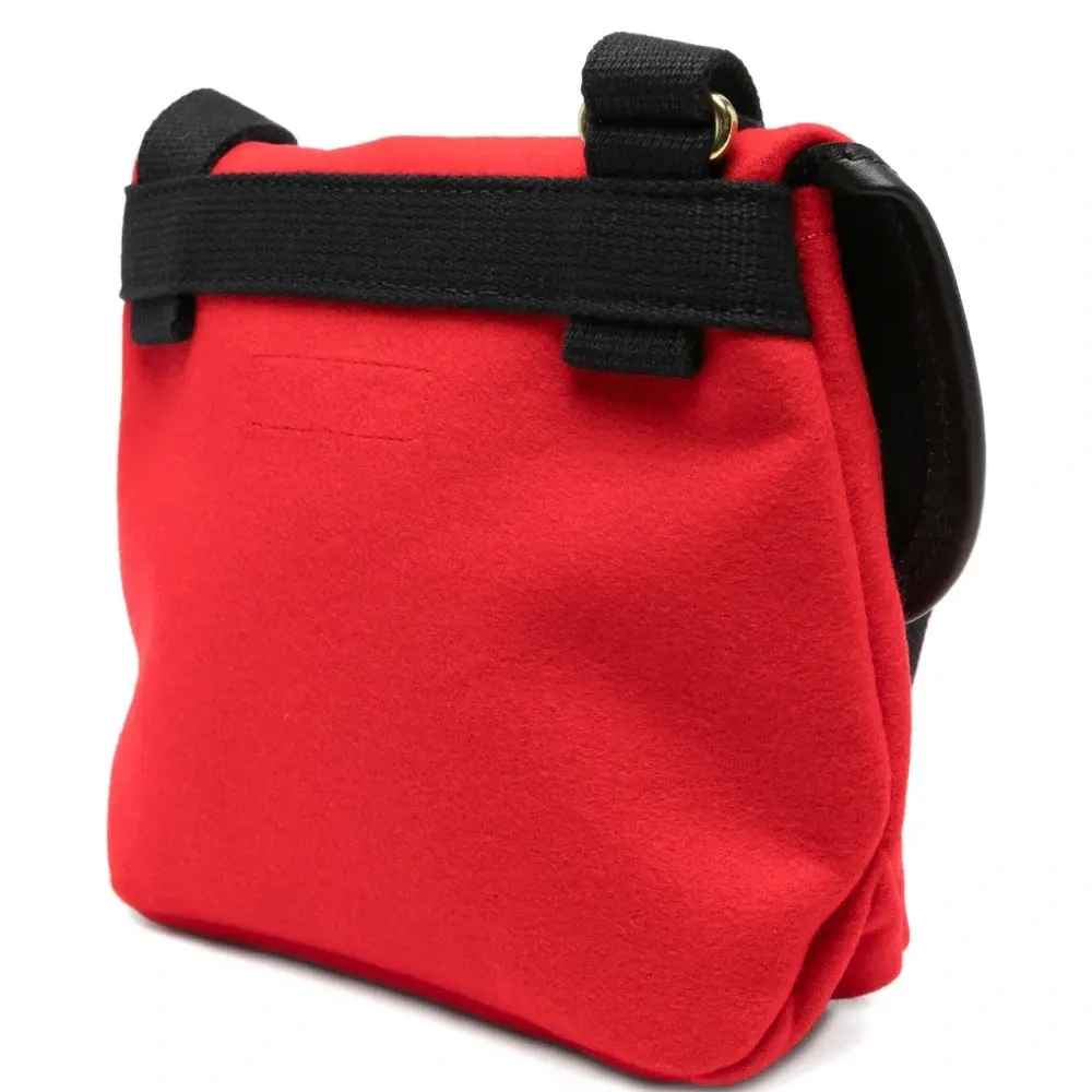 Мини-сумка на плечо Avon