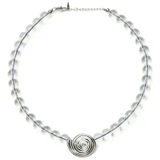 Ожерелье с бусинами и подвеской-спиралью