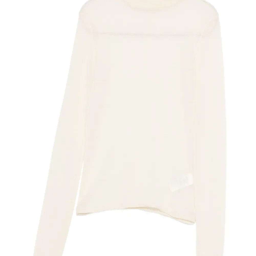 Свитер с воротником-гольф