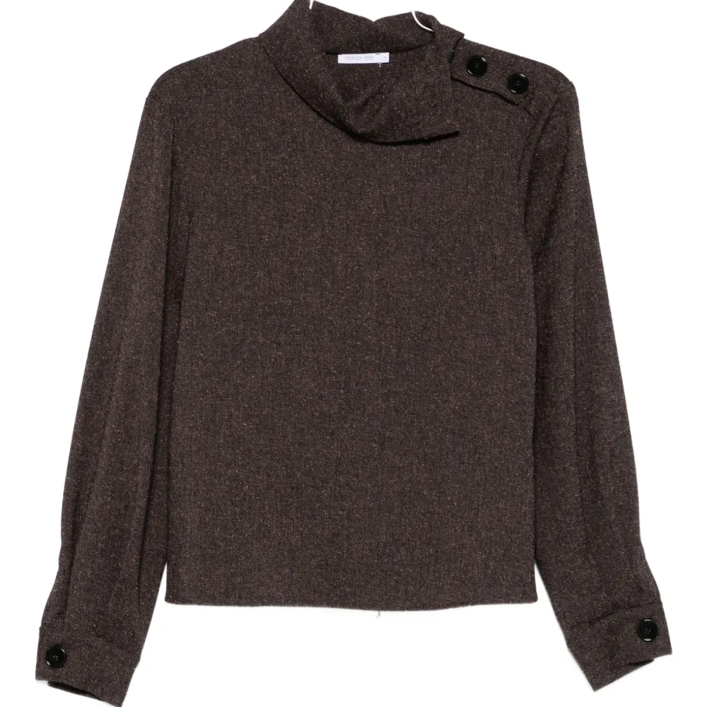 Свитер с высоким воротником