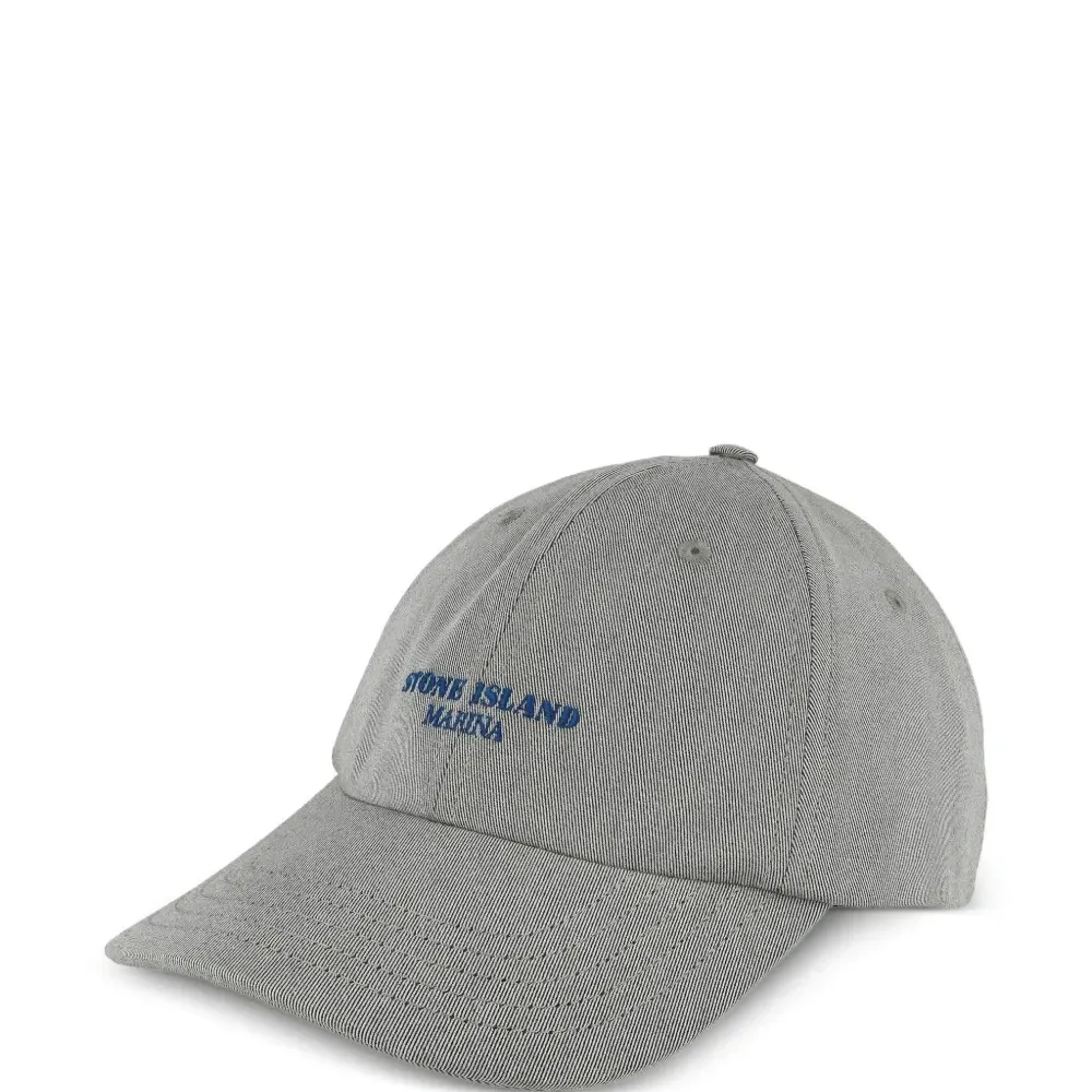 Бейсболка с логотипом