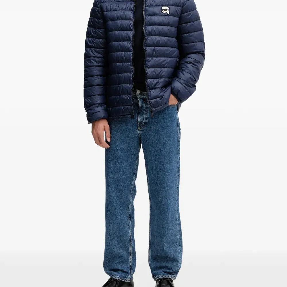 Футболка с логотипом