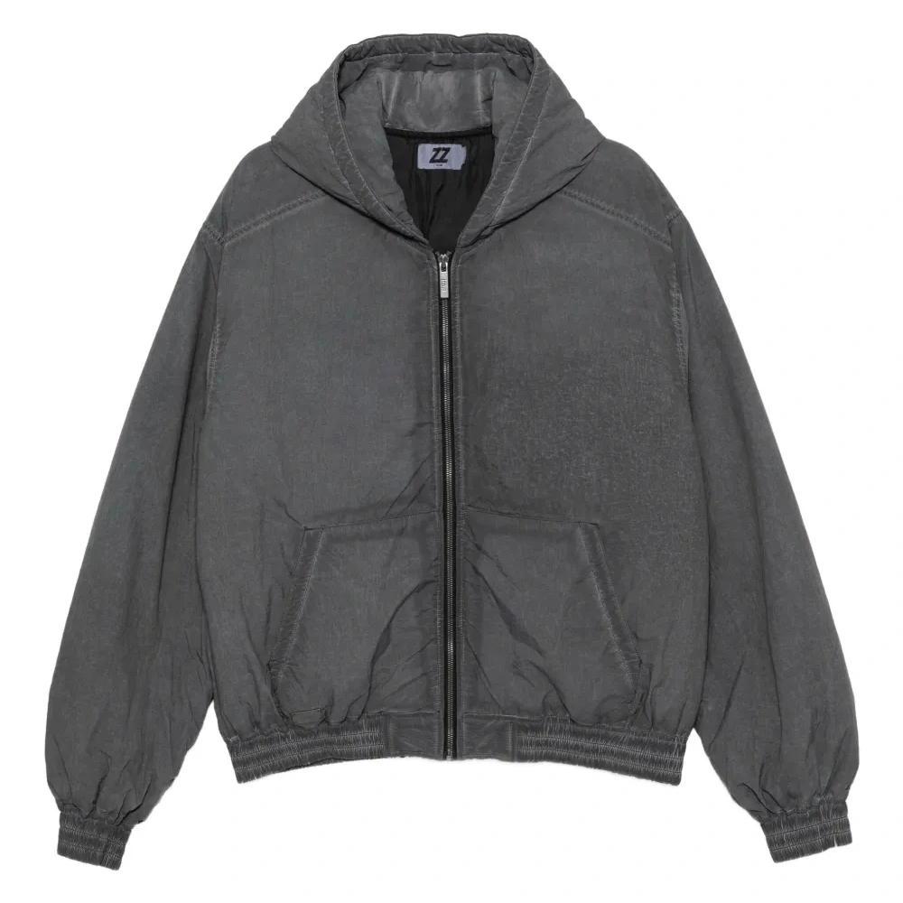 Куртка с вышитым логотипом