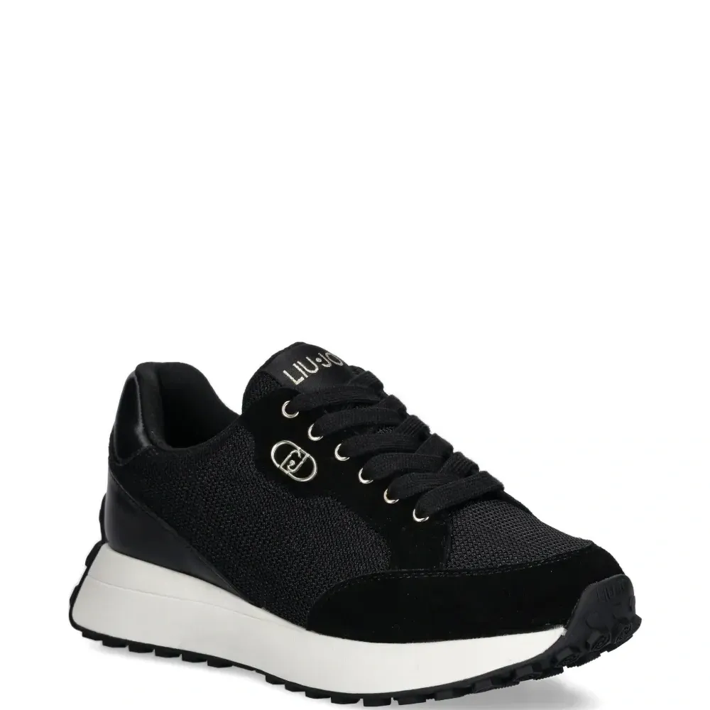 Кроссовки с логотипом