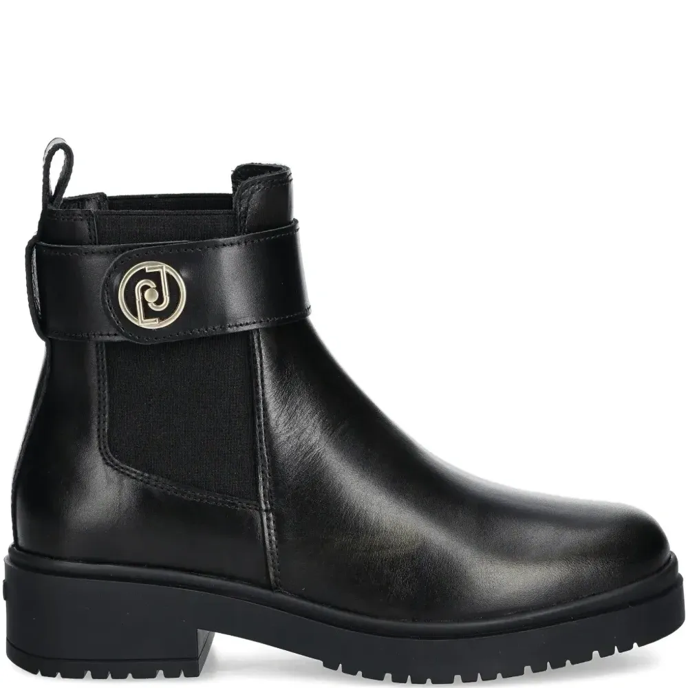 Ботинки с ремешками