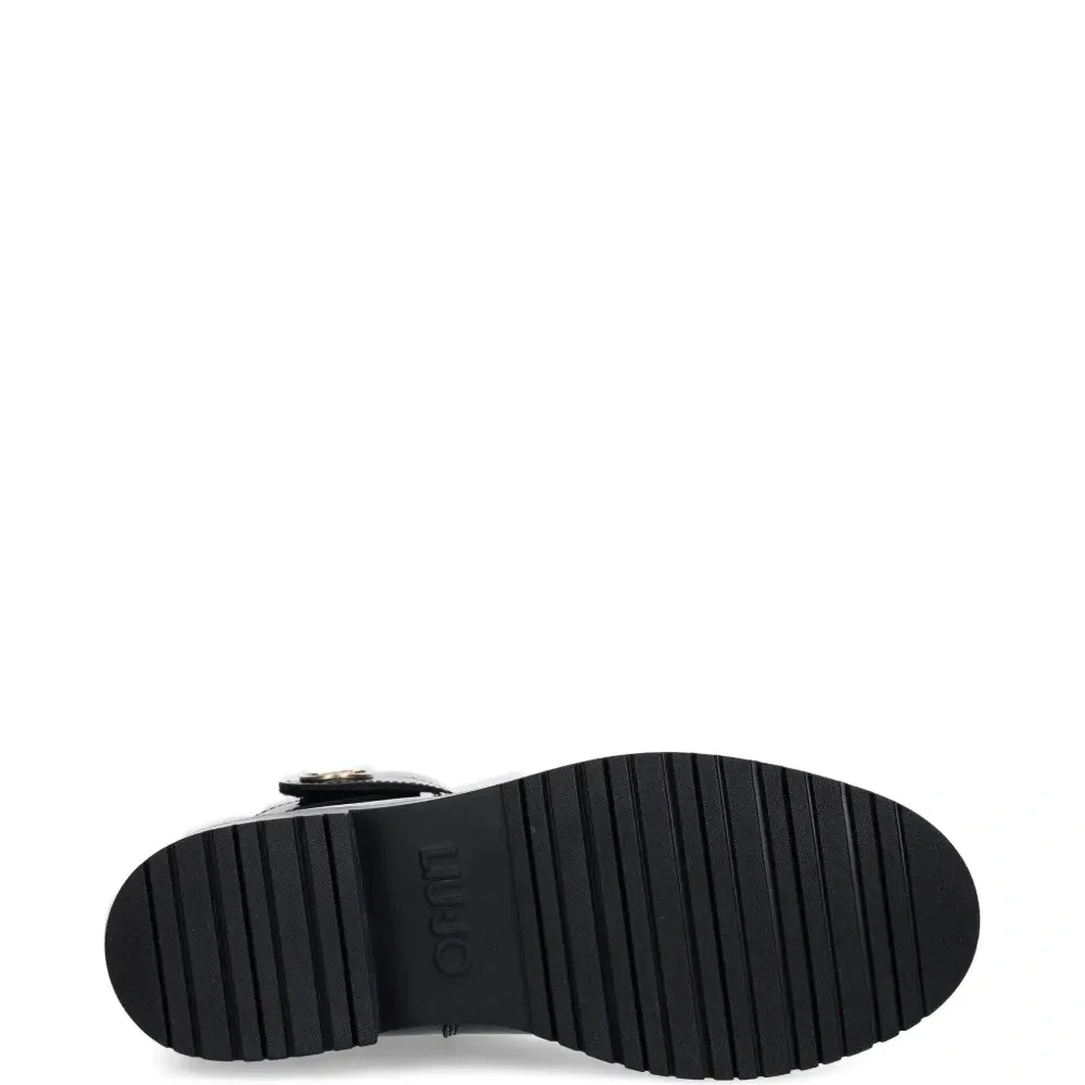 Ботинки с ремешками