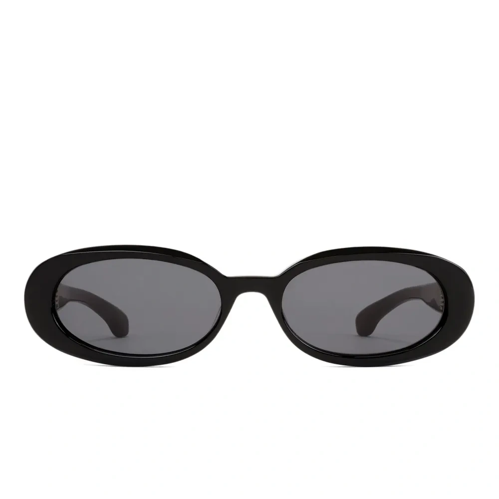 Солнцезащитные очки в овальной оправе
