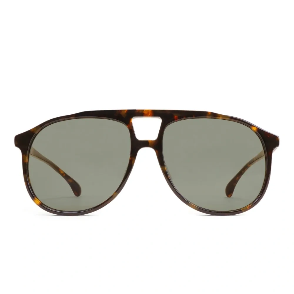 Солнцезащитные очки черепаховой расцветки