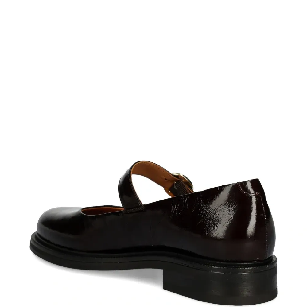 Балетки с ремешком и пряжкой