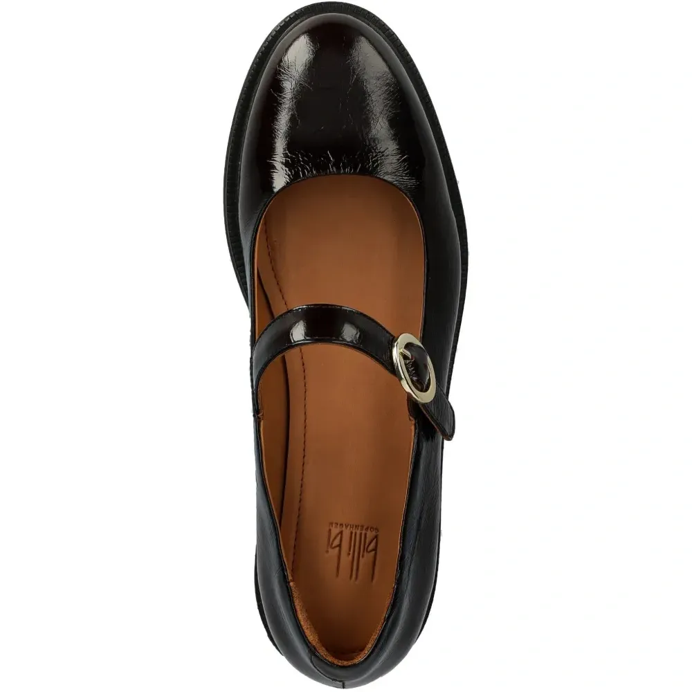 Балетки с ремешком и пряжкой