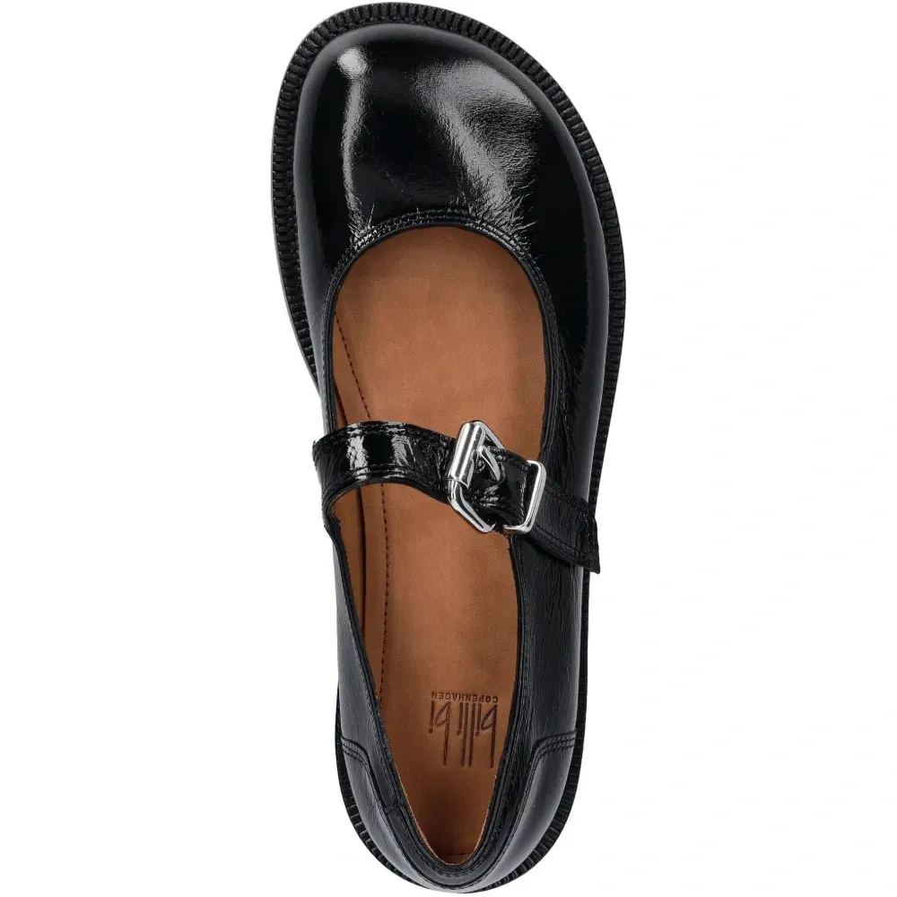 Балетки с ремешком и пряжкой