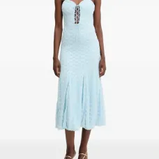 Средней длины платье с цветочным узором и шнуровкой