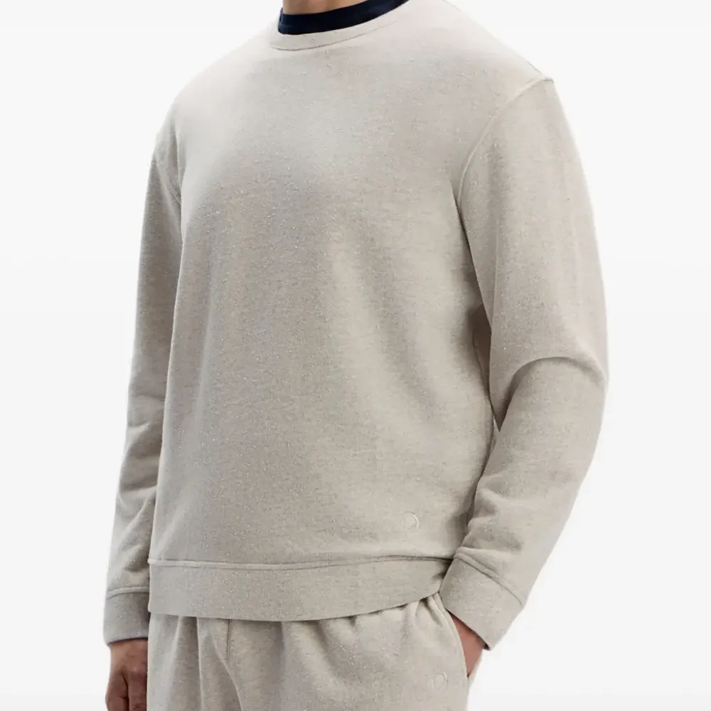 Толстовка с круглым вырезом