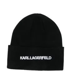 Шапка с вышитым логотипом