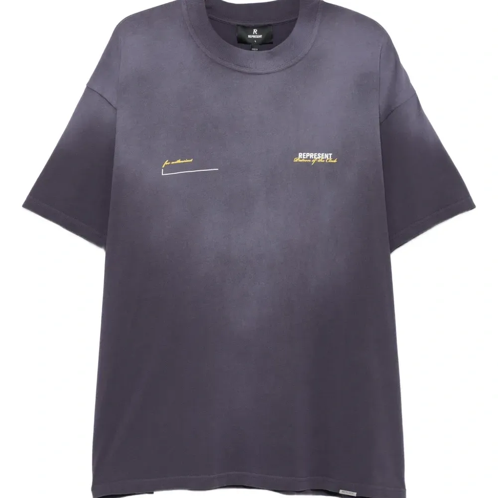 Футболка с принтом логотипа